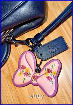 DISNEY X COACH Black Leather WRISTLET / clutch purse MINNIE MOUSE THEME