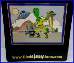 Disney Auctions Stitch and Alien at Theme Park Pin LE 500