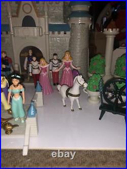 Disney Cinderella Castle Playset Lights Belle Beast Snow White Aladdin Jasmine
