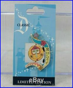 Disney DLR Classic D LE 1000 Pin It's a Small World Spinner Clockface