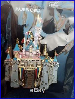 Disney Jumbo 3D Cast Member Exclusive Castle Series Slider Pin 4 pins