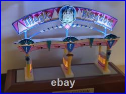 Disney MAGIC KINGDOM MARQUEE First Edition OLSZEWSKI 2011 Lights Up DISNEY WORLD