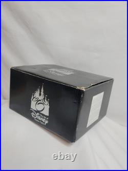 Disney MAGIC KINGDOM MARQUEE First Edition OLSZEWSKI 2011 Lights Up DISNEY WORLD