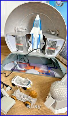 Disney Monorail Spaceship Earth Epcot Adventure Play Set & FiguresWorld Park Ex