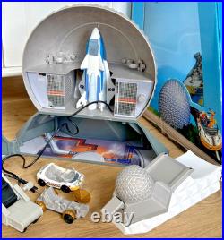Disney Monorail Spaceship Earth Epcot Adventure Play Set & FiguresWorld Park Ex