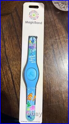 Disney Parks MagicBand Blue Finding Nemo Character Design Theme Park Souvenir