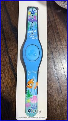 Disney Parks MagicBand Blue Finding Nemo Character Design Theme Park Souvenir