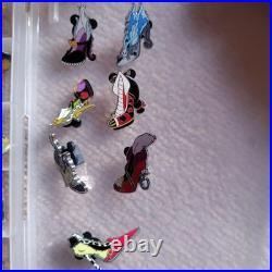 Disney Pin Badge Set 18 Pieces with Case Disney Pin Badge Set 18 Pieces with Case