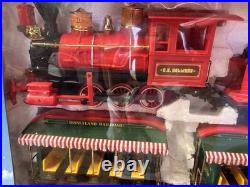 Disney Railroad Train Set with Mickey & Friends Figures, Theme Park Collection