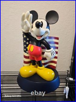 Disney Theme Park Mickey Mouse With Flag Big Fig American Disneyana