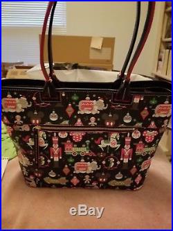 Disney Theme Parks Dooney and Bourke 2018 Christmas Holiday Tote Bag Purse New