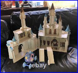 Disney World Theme Park Monorail Cinderella's Castle Playset Toy Accessory