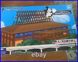 Disney's POLYNESIAN RESORT Monorail Playset Theme Park Used Once