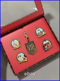 Disneyland DLR VIP Tours Pin Set New EXCLUSIVE only to VIP tours