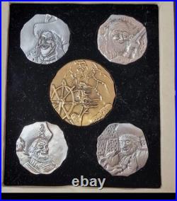 Disneyland PIRATES OF THE CARIBBEAN 2000 Event 5 Medallion s Coin Set Theme Park