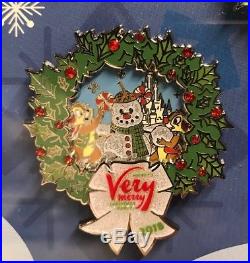 Disneys 2018 WDW Mickeys Very Merry Christmas Party 6 Pin Framed Set, New
