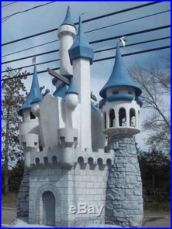 Giant Fiberglass Castle+Flatbed Trailer-Theme Park, Retail, Display, Disney