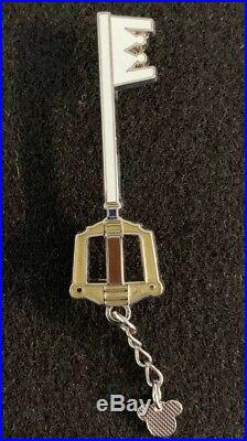 Kingdom Hearts Keyblade Dangle Pin Disney Mickey Sora KH Hot 74534 Rare HTF MM