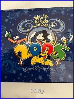 Original 2005 Walt Disney World Boxed Pin Set. Mint condition