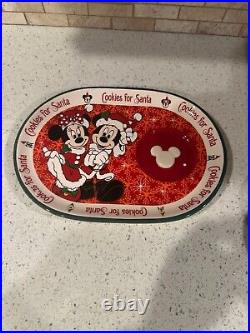 RETIRED Authentic Disney Theme Park Ceramic Santa Mickey Milk & Cookie Set #35