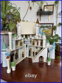 Retired Disney Parks Cinderella Castle Playset Disney World Landmark vintage