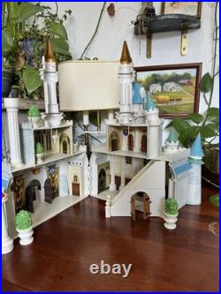Retired Disney Parks Cinderella Castle Playset Disney World Landmark vintage