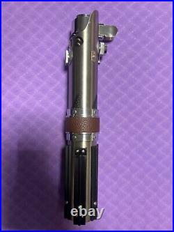 Star Wars Disney Galaxys Edge REFORGED LUKE SKYWALKER Legacy Lightsaber + sheath