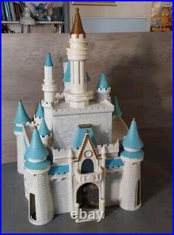 Vintage Walt Disney World Cinderella Castle Playset Retired w Play People