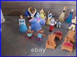 Vintage Walt Disney World Cinderella Castle Playset Retired w Play People