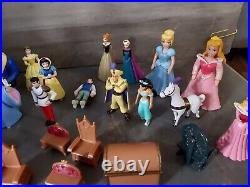 Vintage Walt Disney World Cinderella Castle Playset Retired w Play People