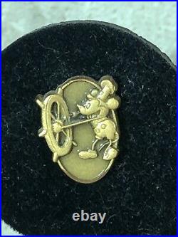 Walt Disney CAST MEMBER serivce anniversary pin set year 1-30
