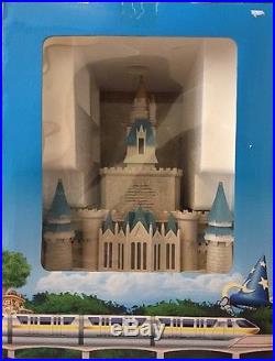 Walt Disney World Land Cinderella Castle Monorail Playset-Theme Park Edition