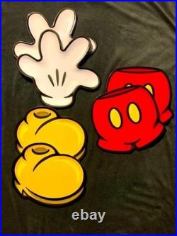 Walt Disney World Theme Park Exclusive Mickey Mouse Body Plastic Plates (6)
