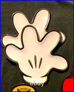 Walt Disney World Theme Park Exclusive Mickey Mouse Body Plastic Plates (6)