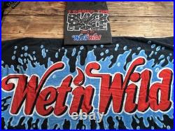 Wet N Wild Resort Water Park Vintage Towel & Tee Shirt Bundle Lot Size Medium