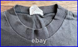 Wet N Wild Resort Water Park Vintage Towel & Tee Shirt Bundle Lot Size Medium