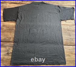 Wet N Wild Resort Water Park Vintage Towel & Tee Shirt Bundle Lot Size Medium